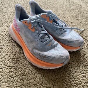 Hoka Clifton size 6.5